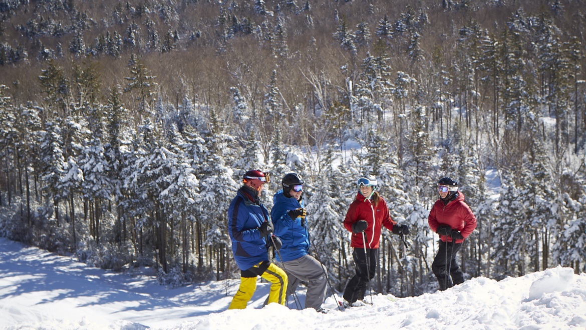 Ski groups at Omni Mount Washington