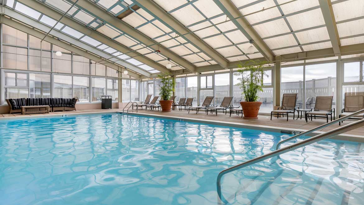 View of indoor pool at Omni Richmond.