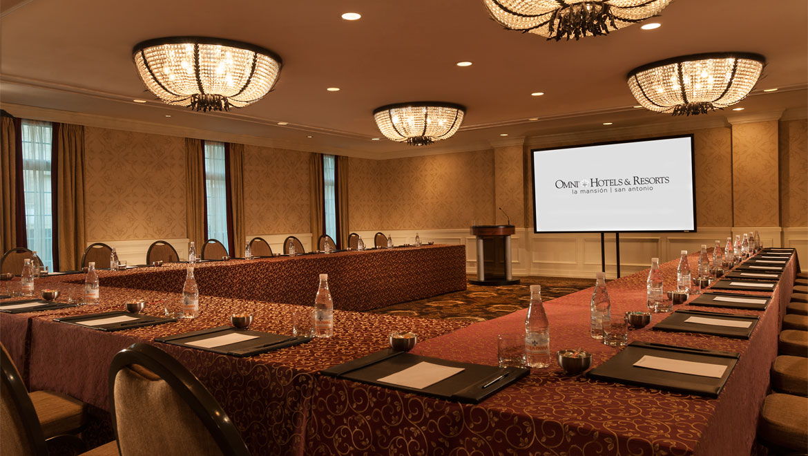 La Mansion meeting room with screen 