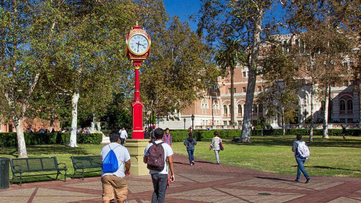 Students walking on USC campus
