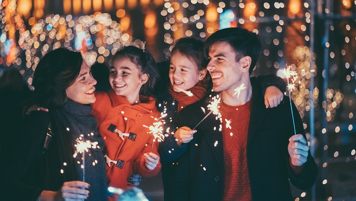 Family with sparklers 