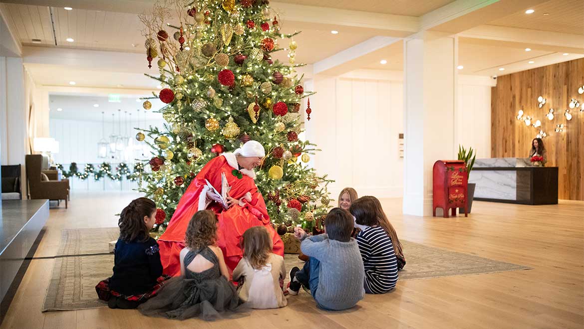 Ms. Claus reading to kids