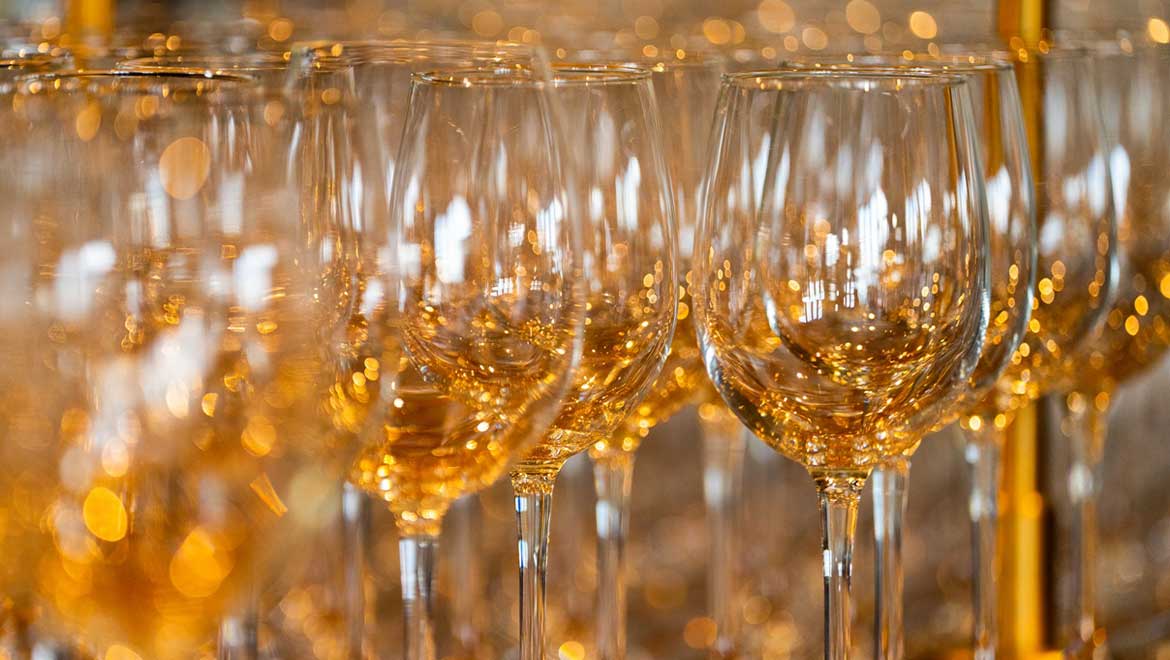 champagne glasses