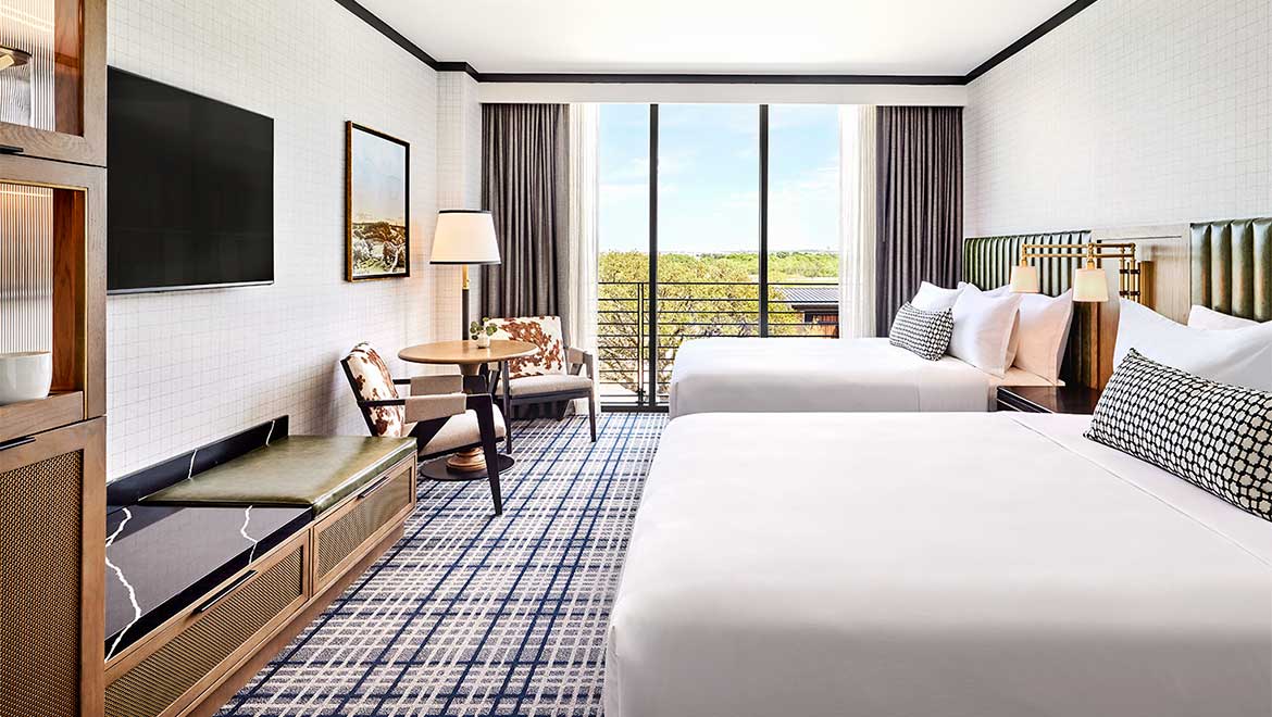 Deluxe Queen/Queen Guest Room with Balcony