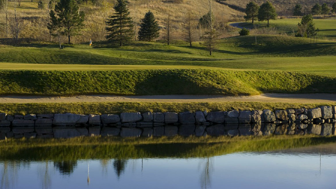 Golf course pond at Interlocken 