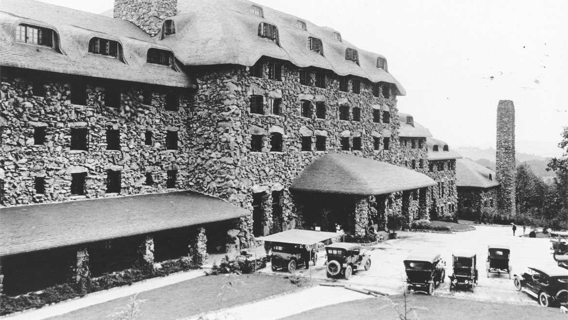 East front entrance with cars at Grove Park Inn