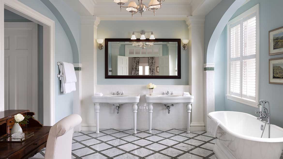 Omni Homestead Resort 2023 presidents suite bathroom