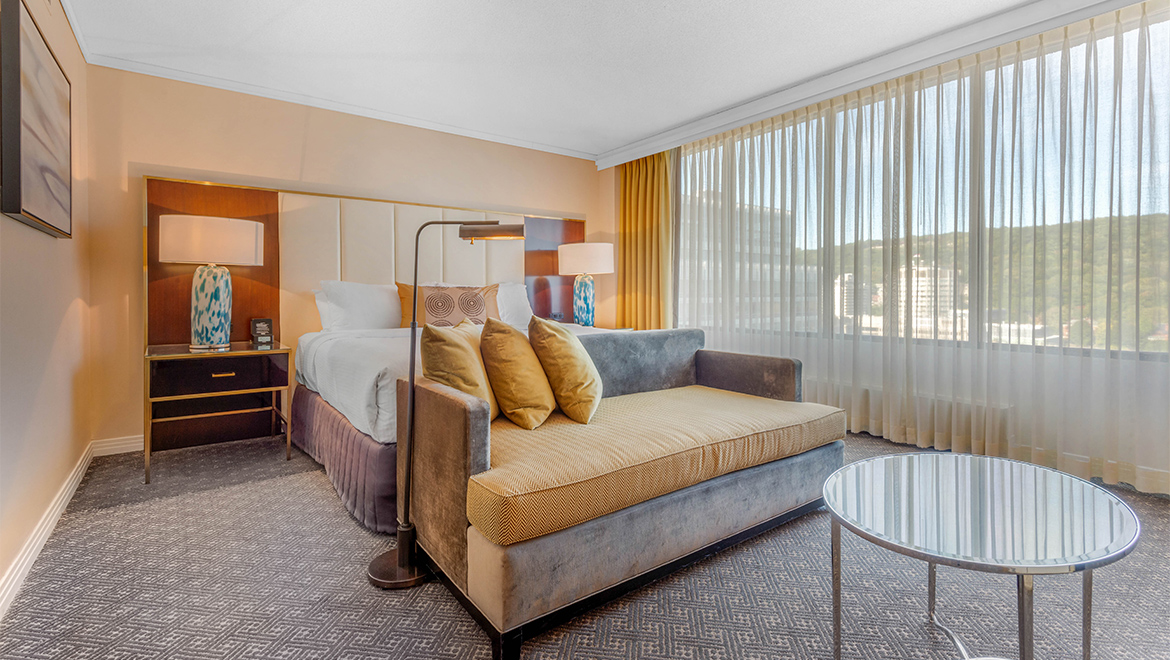 Luxury Presidential Suite – Two Bedroom Suite - Hotel Omni Mont-Royal