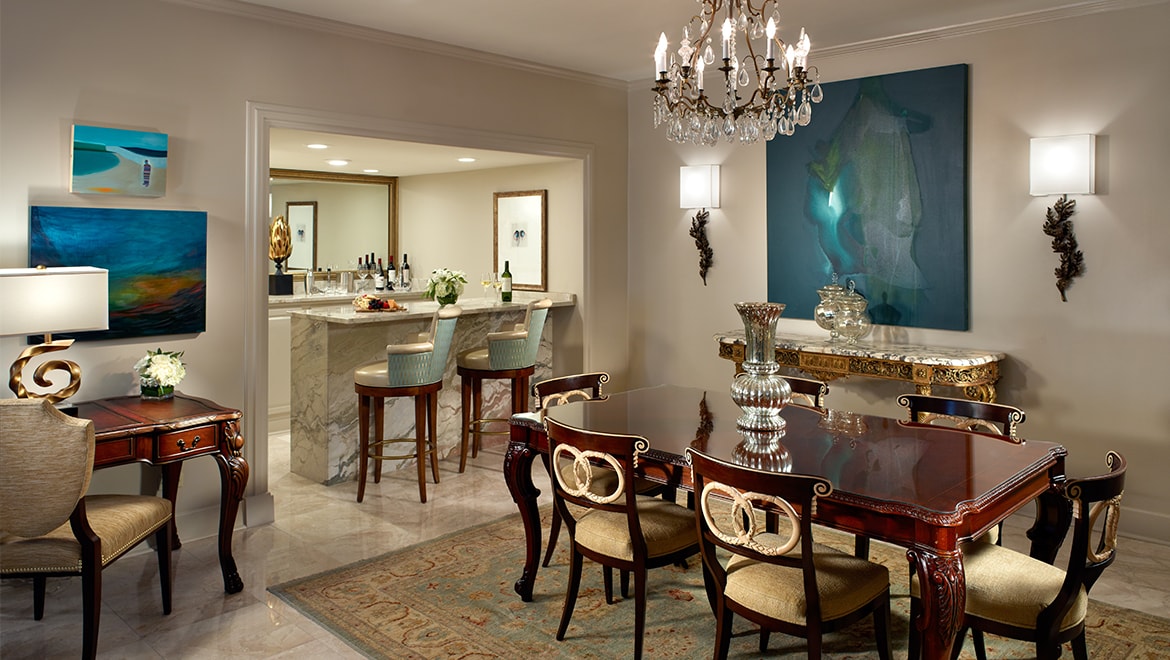 Royal Suite Bar