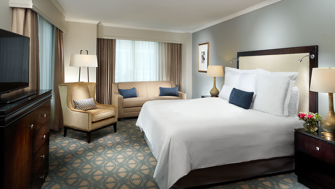 Luxury Hotels In New Orleans Omni Riverfront Hotel