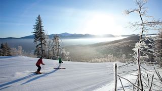 Skiing at sunrise at Mount Washington 