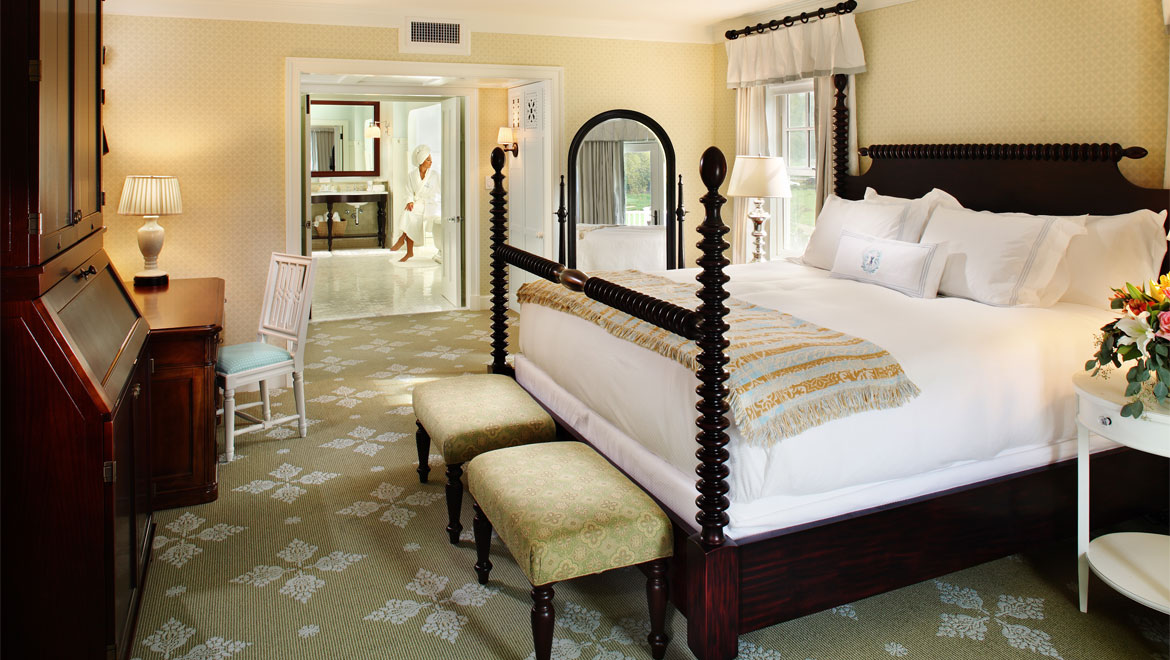 Bedford Springs Resort suite bed 