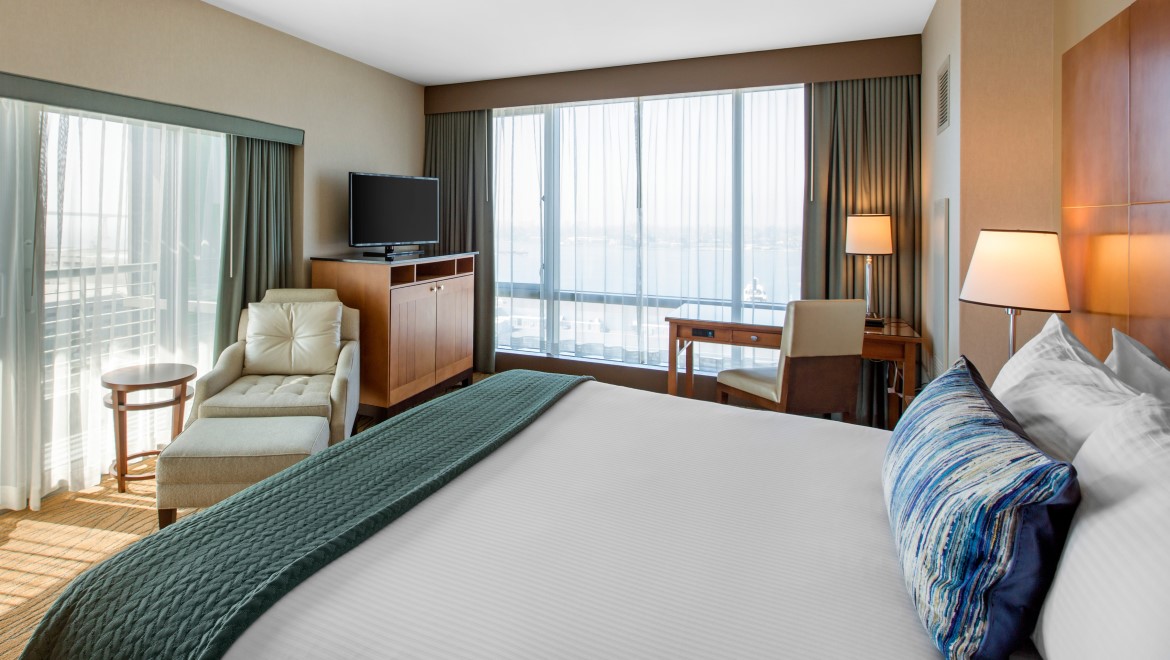 Suites In San Diego Guest Rooms Omni San Diego Hotel