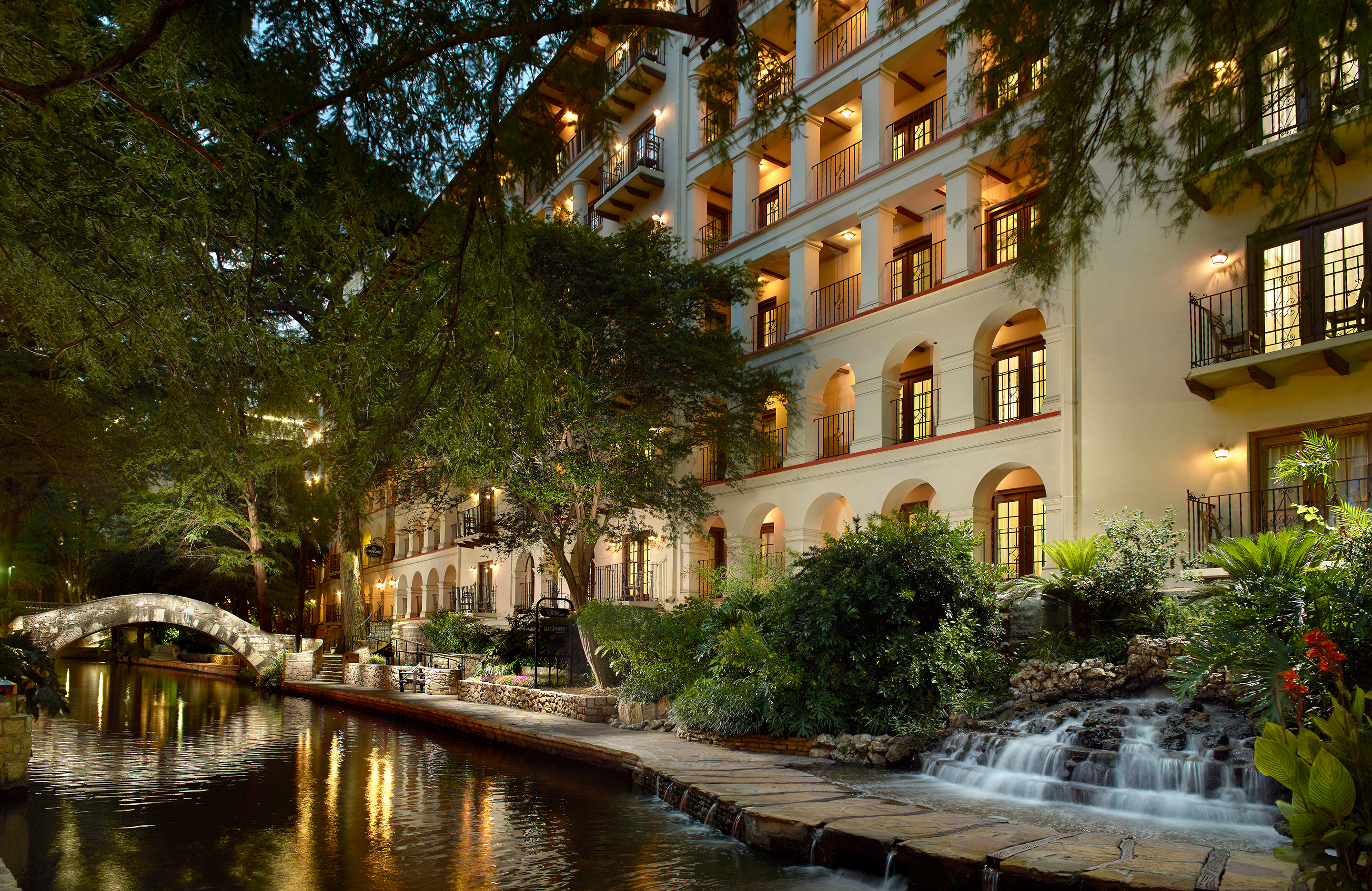 The 6 Best Things to Do in San Antonio TX: Attractions & Accommodations