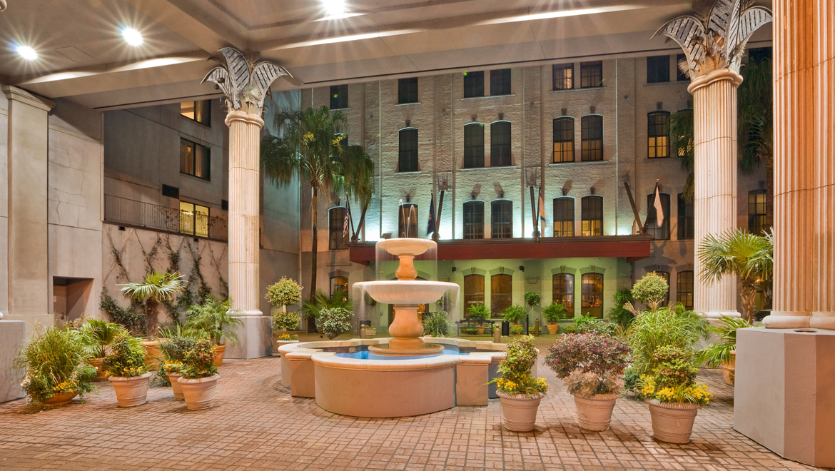 Omni Hotels Resorts Announces New Orleans    Omni Riverfront Hotel