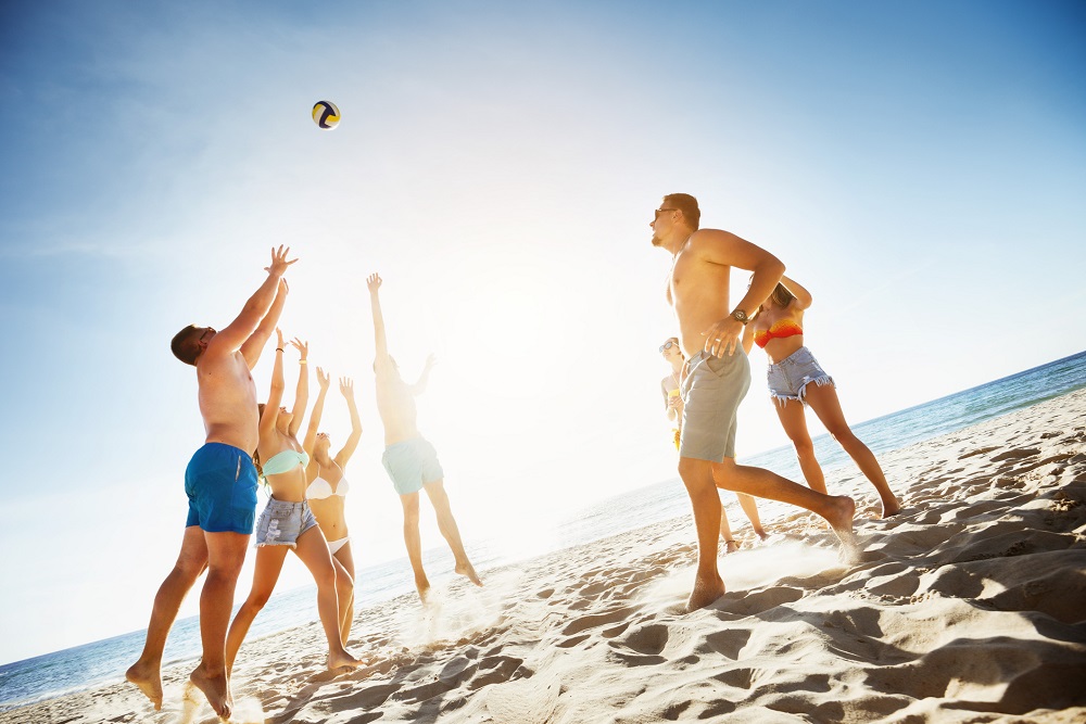 group amateur sea beach